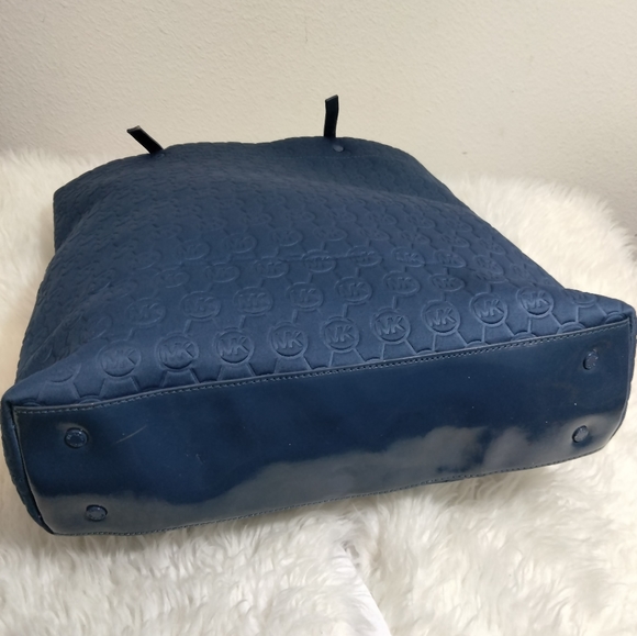 Michael Kors Signature Blue Neoprene Tote Bag - Picture 5 of 6